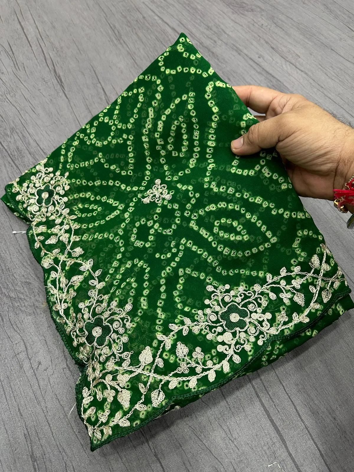 Traditional Bandhani Saree - Image 2 in Surat